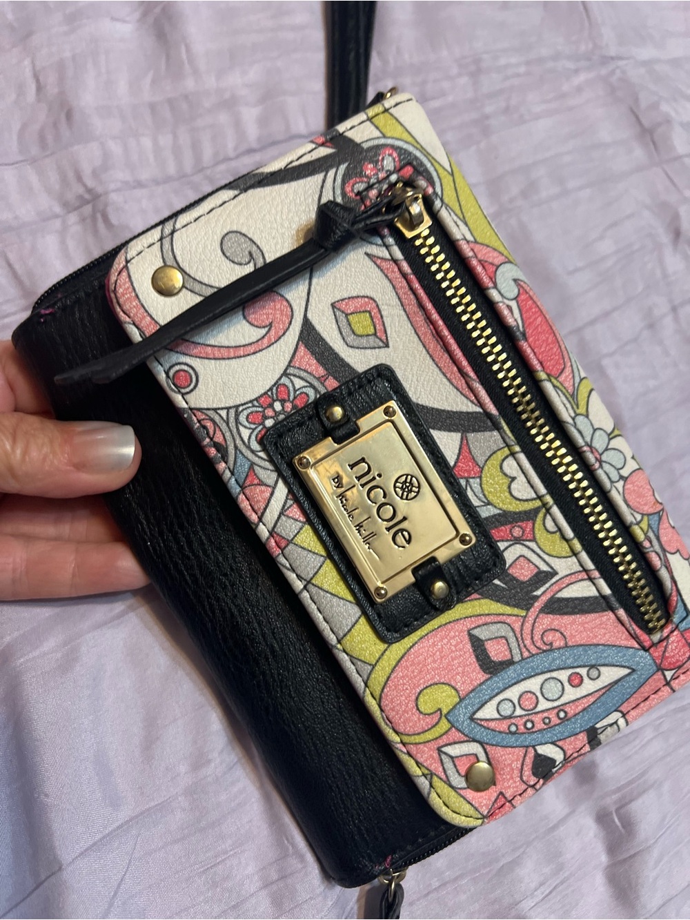 NWOT Nicole by Nicole Miller Black Trim Floral-Print Wristlet Wallet